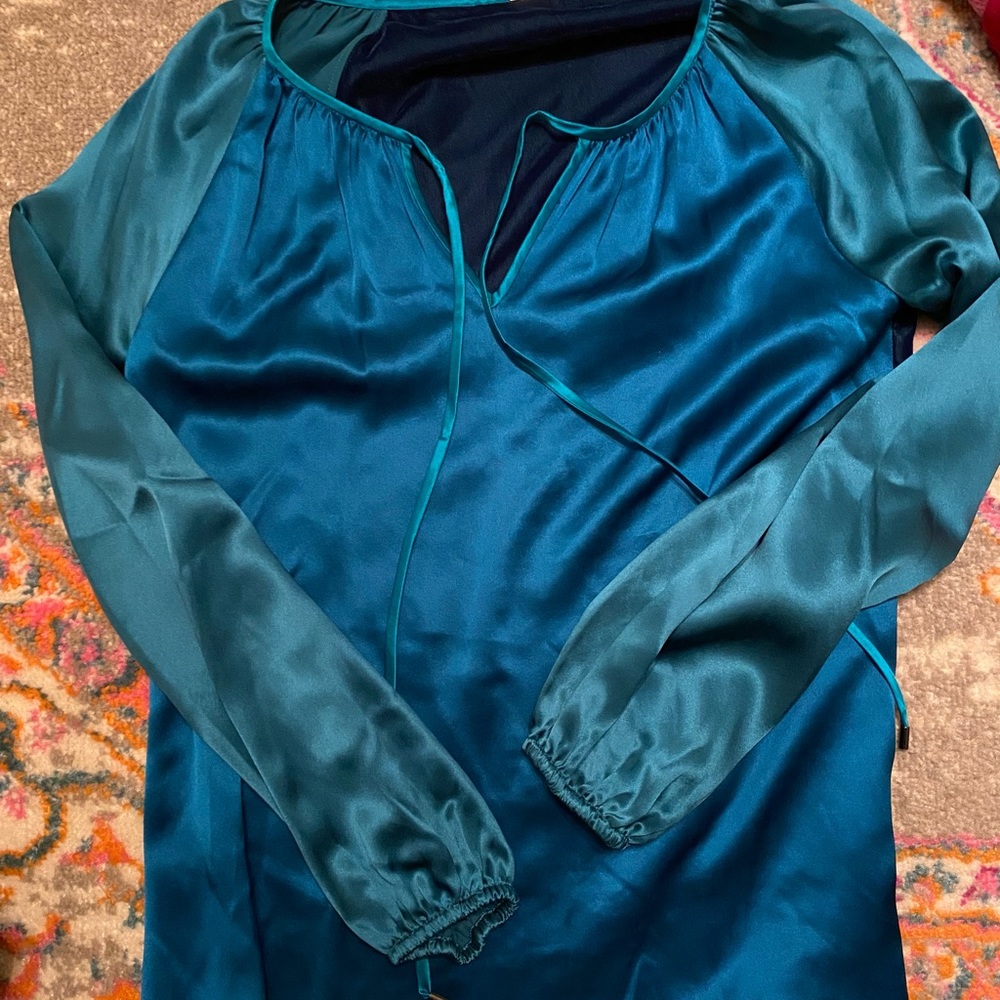 Elie Tahari blue silk LS top